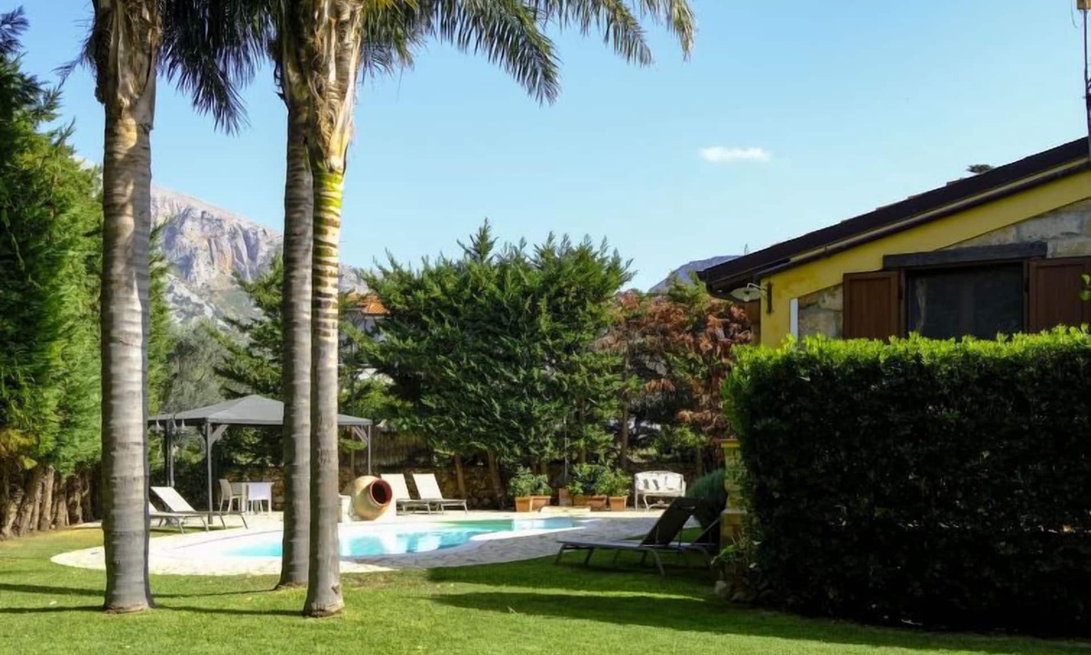 Cinisi House | Carta Fashion by Interhome