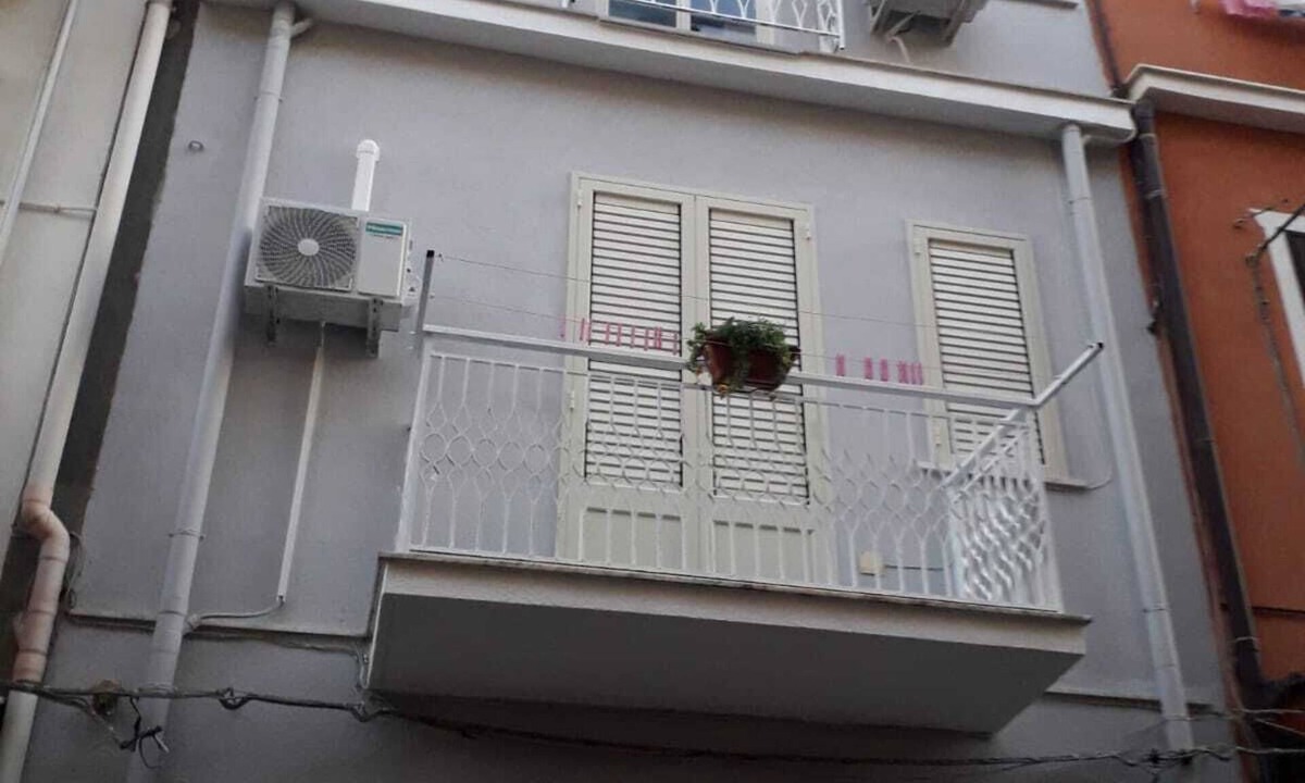 Casteldaccia House | Casa Accogliente a Pochi Minuti Dalla Spiaggia, Ammessi Cani di Piccola Taglia