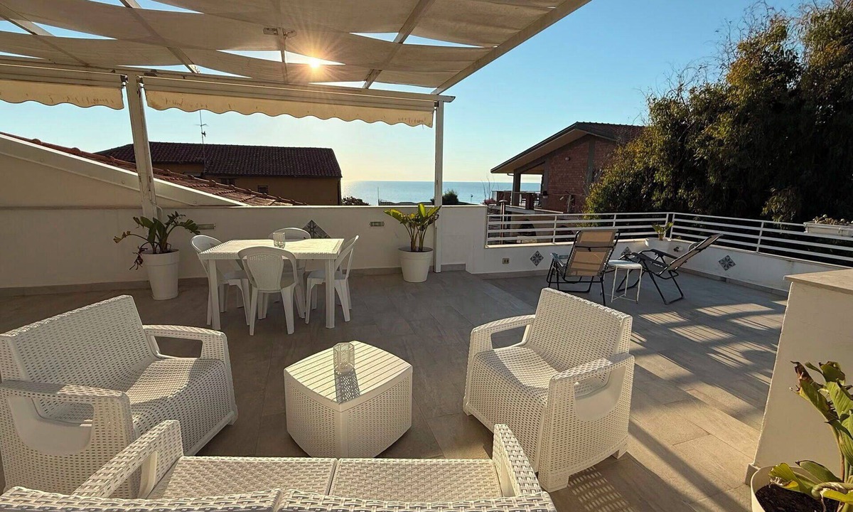 Agnone Bagni House | Casa Amare by Geco Vacation Rentals