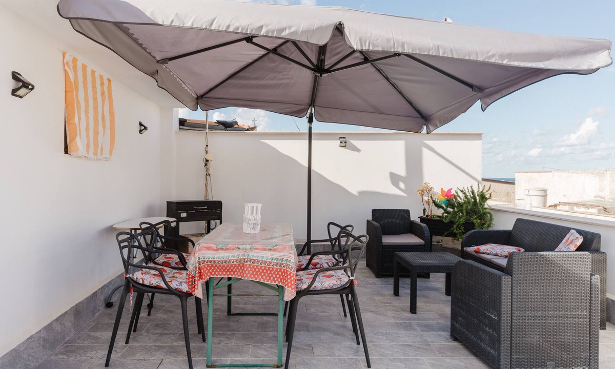 Balestrate Apartment | Casa Luna with Private Terrace, Wi-Fi and Air Conditioning