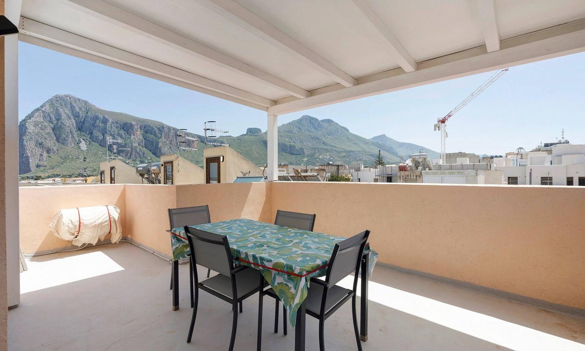 San Vito Lo Capo House | Casa Milo e Vicky: Mountain View, Wi-Fi, and Air Conditioning