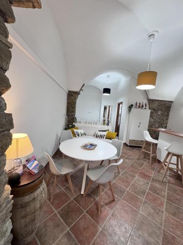 Regalbuto Apartment | Casa Rosetta al Centro