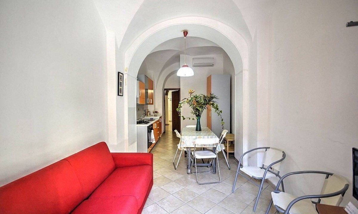 Letojanni House | Casa Sabbiolina B: A welcoming two-story apartment situated at a short distance from the beach, with Free WI-FI.