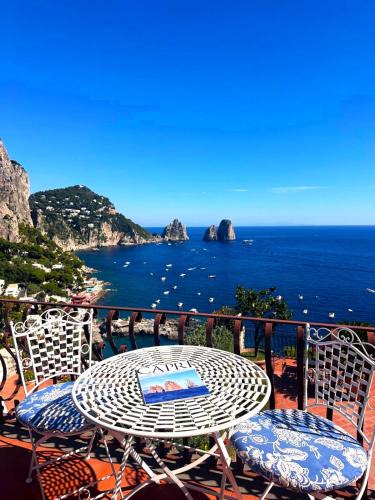Marina Piccola Apartment | Casa vista Faraglioni Capri