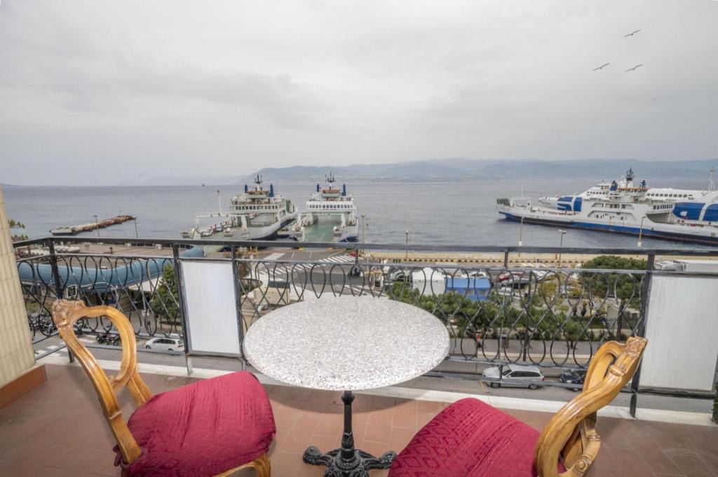Province of Messina Apartment | Casa Viva (sullo Stretto di Messina)