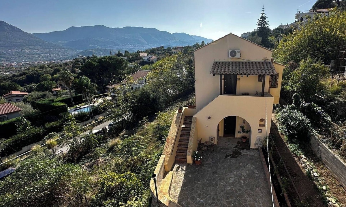 Monreale Apartment | Casale di Sicilia for 4