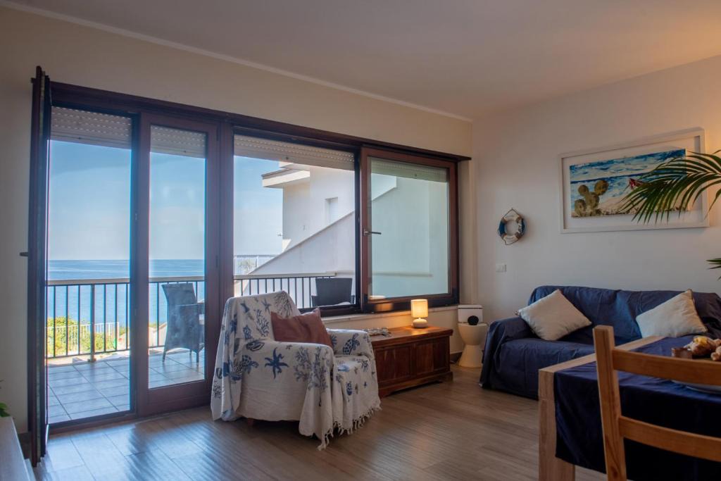 Addaura Apartment | CasaMare Addaura - Your Romantic Seafront Hideaway