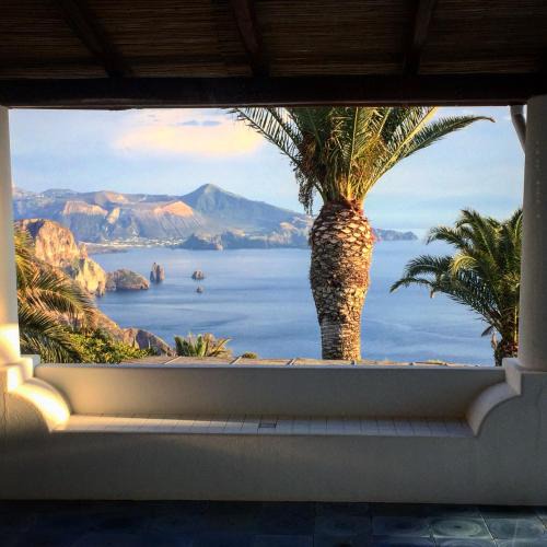 Lipari House | Case Quattrocchi - Giardino e Terrazzi con vista Panoramica sul Mare, Etna e Vulcano