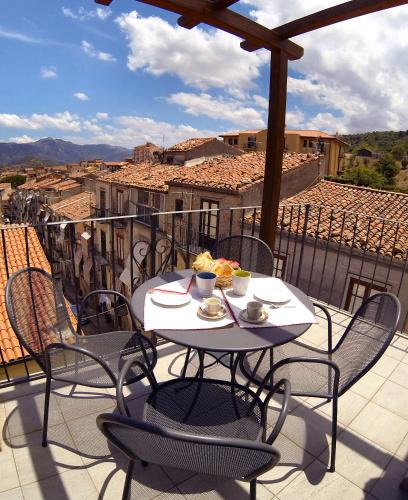 Castelbuono Apartment | Case Spazioscena - Euterpe