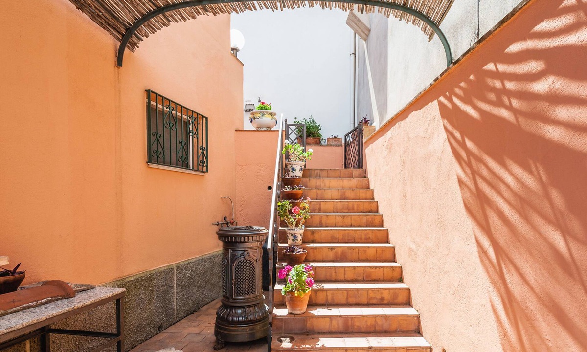 Spisone Apartment | Casetta Amelia Apts by Wonderful Italy