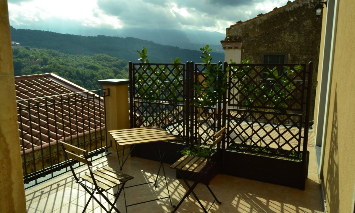 Rovittello House | Cento Tarì Guest House