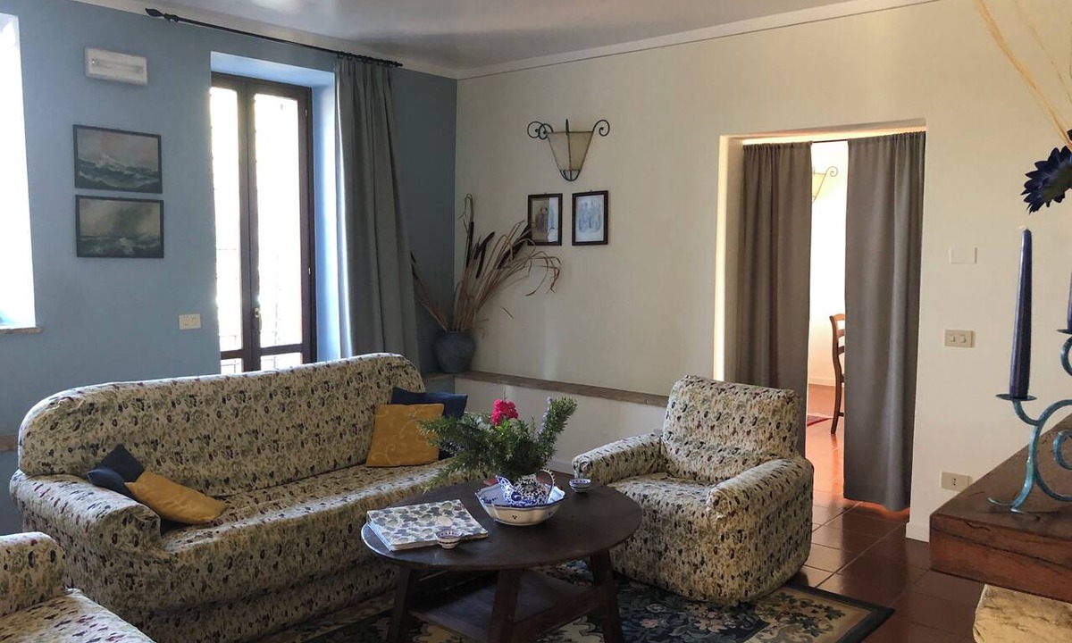 Torgiano House | Charming Apartment on the top of the hill