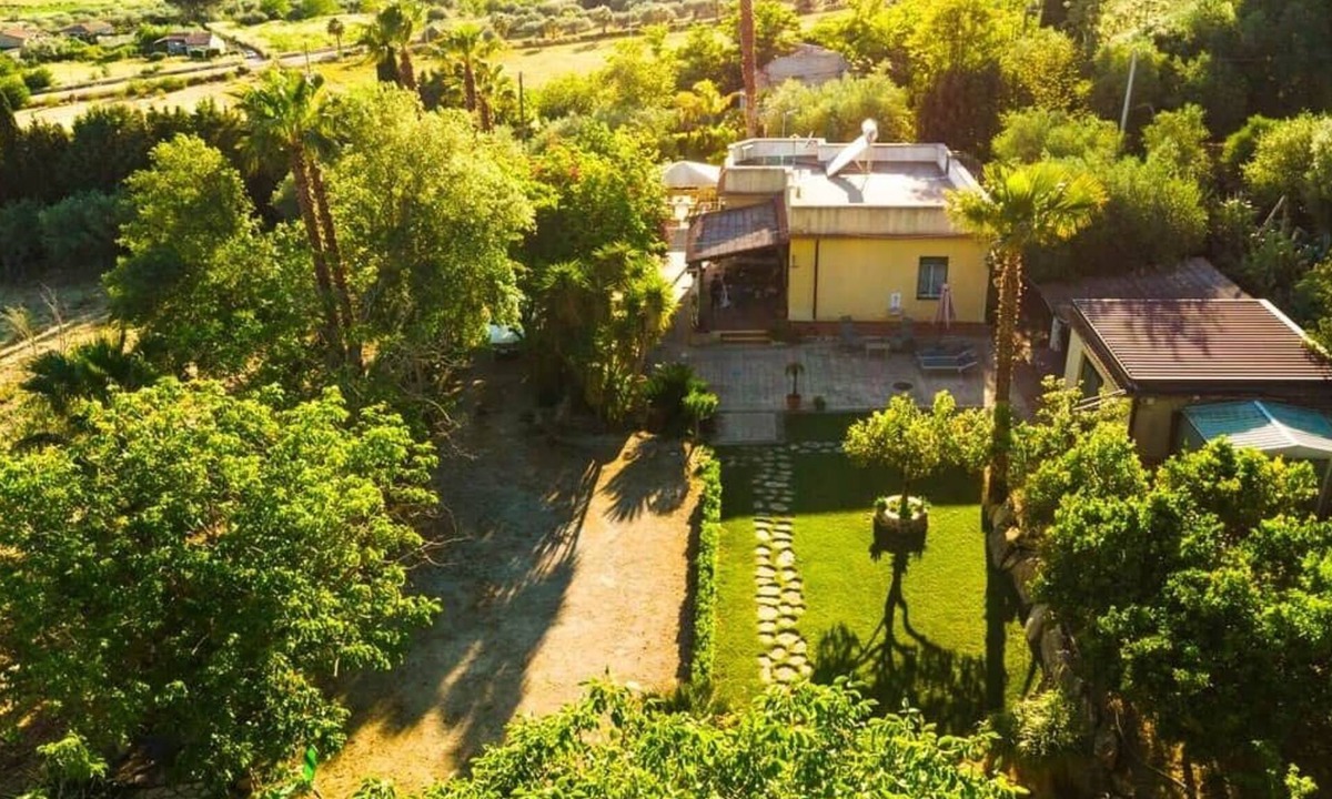 Pietraperzia House | Charming Mediterranean Villa: Huge Park, Total Privacy