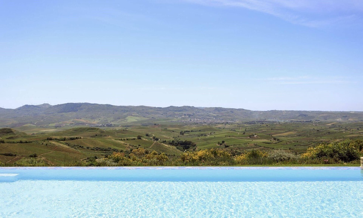 Vita Villa | Chirchiaro - Four Bedroom Villa, Sleeps 8