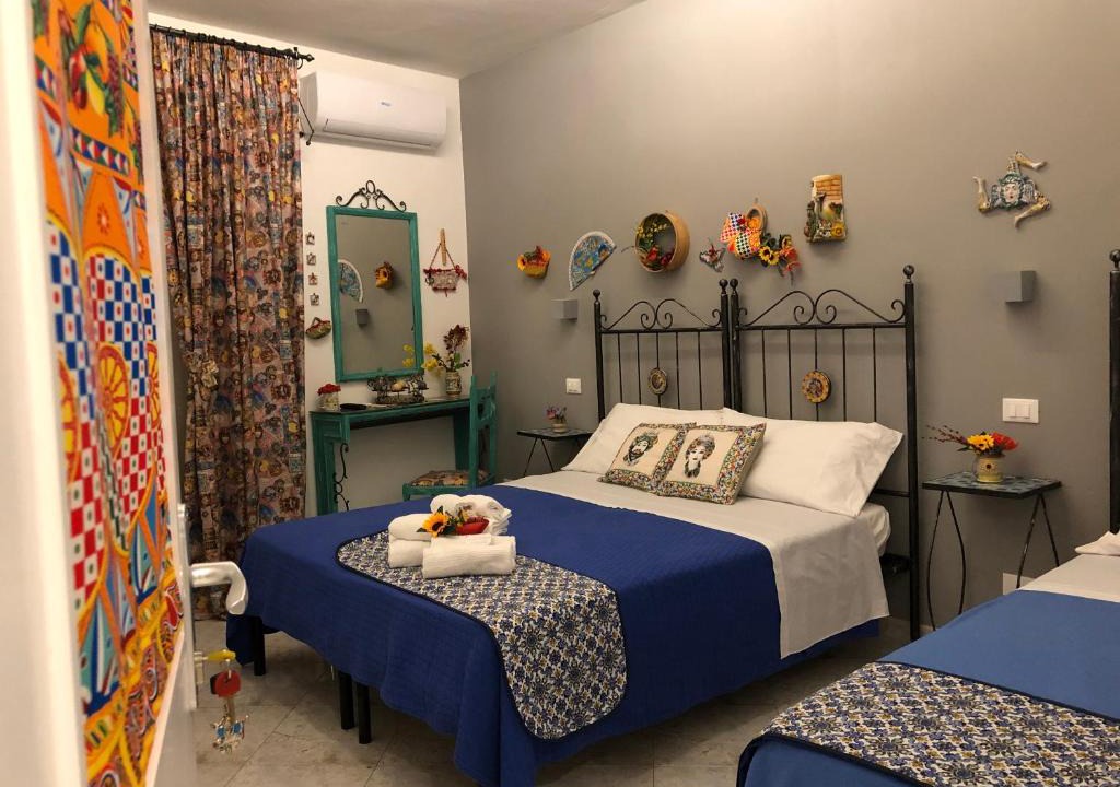 Caccamo House | cocciu d'amuri