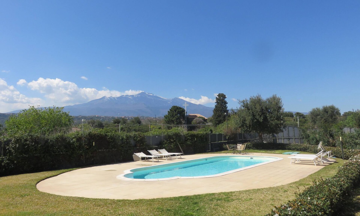 Santa Tecla Apartment | Comfortable apartment with private terrace, swimming pool overlooking the sea