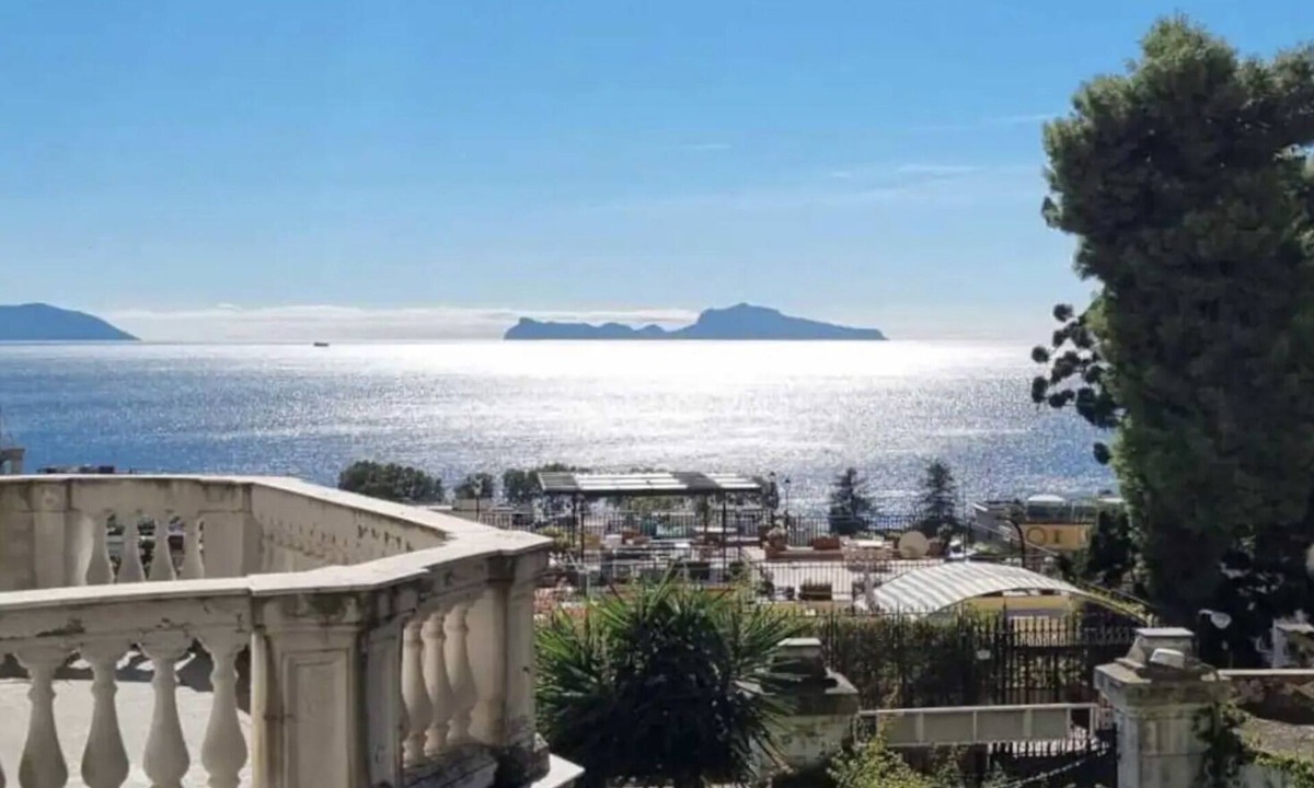 Vittorio Emanuele Apartment | Corso Vista Mare - Elegant house with Capri's view by Italianhost