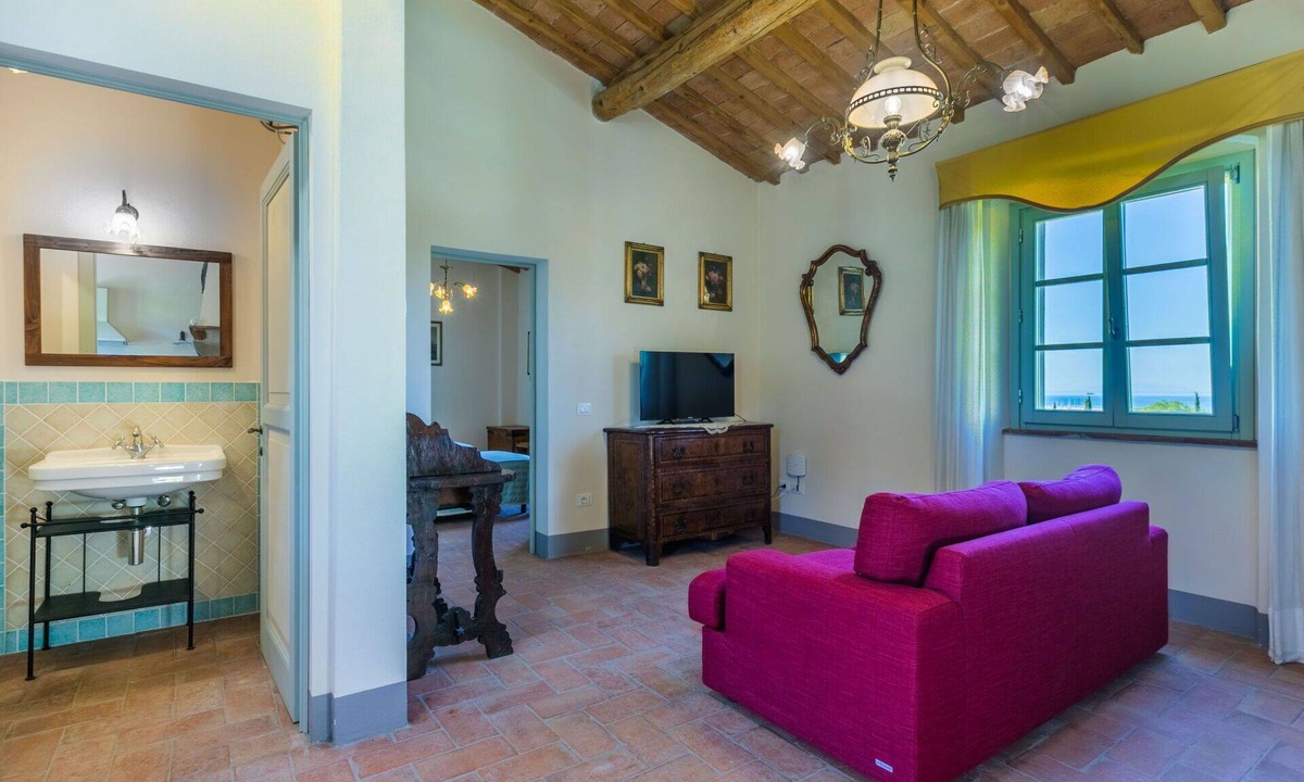 Castiglioncello Apartment | Cosy apartment for 4 guests with pool, A/C, WIFI, TV, patio, pets allowed and panoramic view