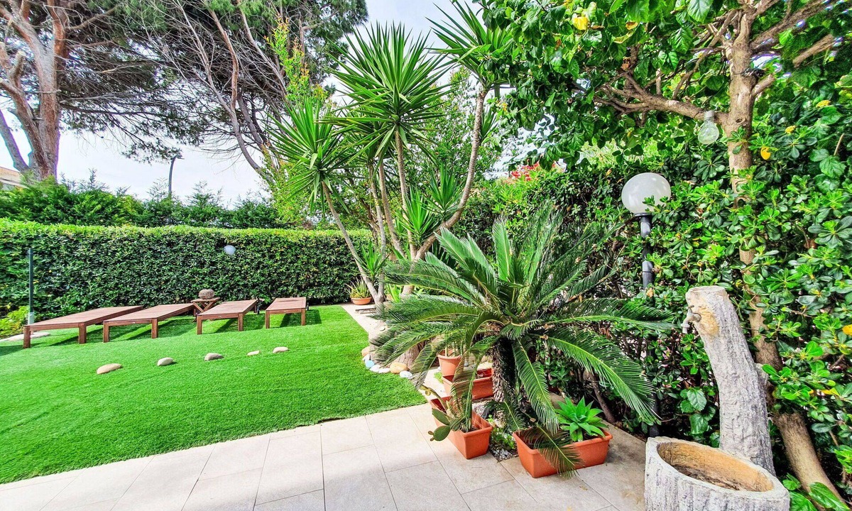 Campofelice di Roccella Apartment | Cosy apartment for 2 people with private pool, WIFI, A/C, TV and terrace