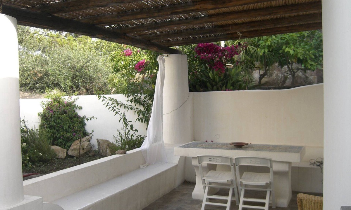 Aeolian Islands Apartment | Cottage with large garden in the center of Panarea