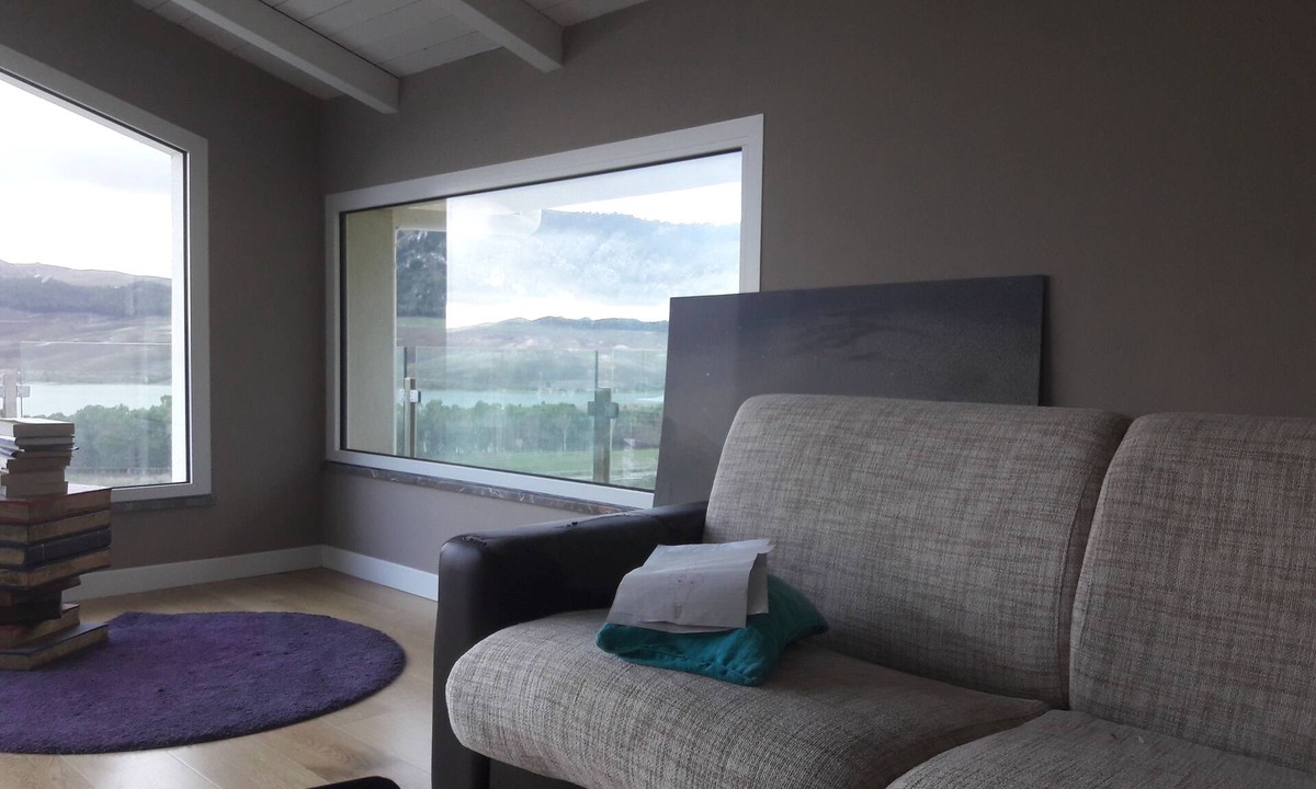 Piana degli Albanesi Cottage | country house on lake plain