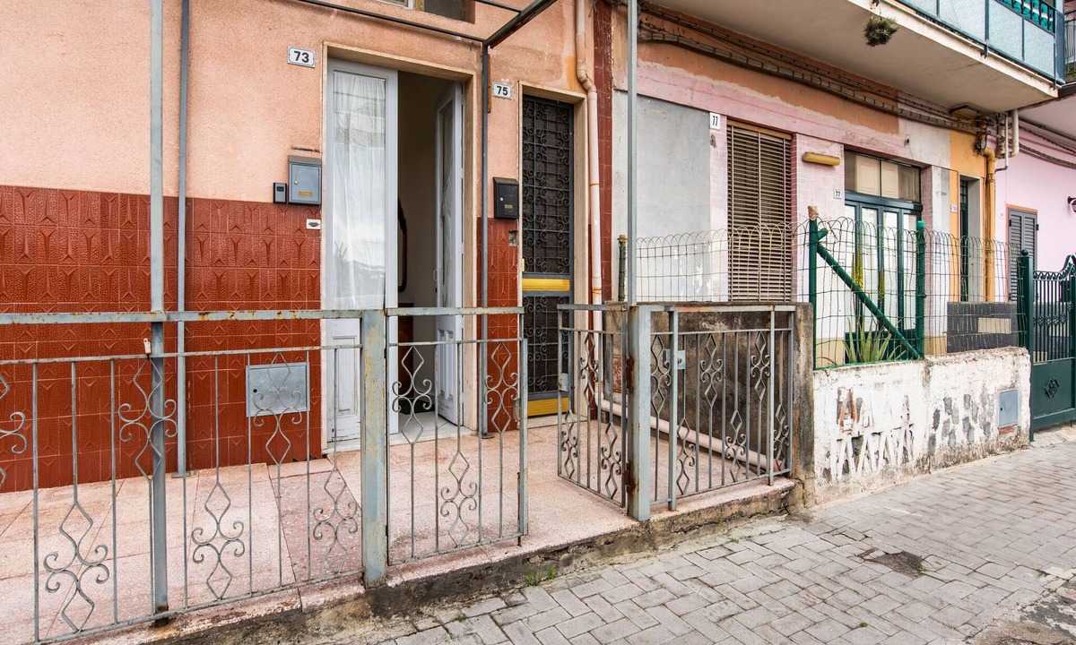 Fiumefreddo di Sicilia Apartment | Cozy Apartment in a delightful area.