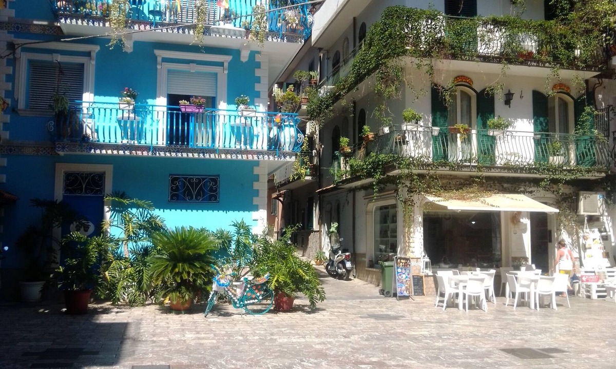 Mazzeo Apartment | Cozy house on the sea side