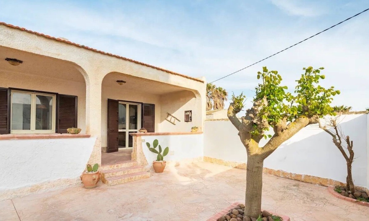 Petrosino Villa | Cozy villa a stone's throw from the sea