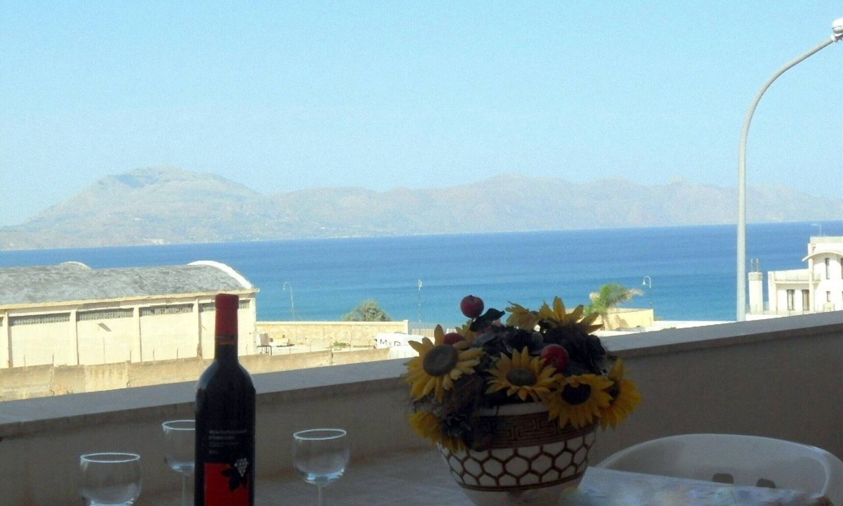 Balestrate Apartment | Deborah apartment, comfortable apartment with sea view, wifi free