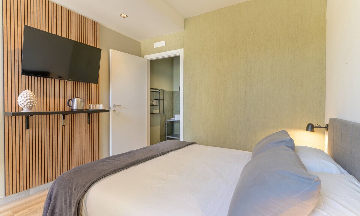 Ragusa Condo | Deluxe room Private veranda, convenient, comfortable and suitable for 2persons