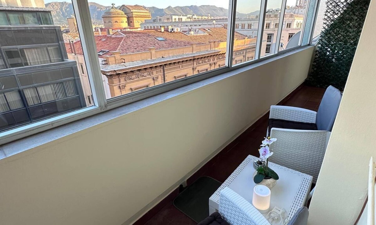 Ruggero Settimo Apartment | Dolce Attico, the ideal place for a vacation, favored for its location.