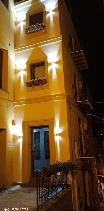 Castelbuono Bed & Breakfast | DONJON SUITE centro storico
