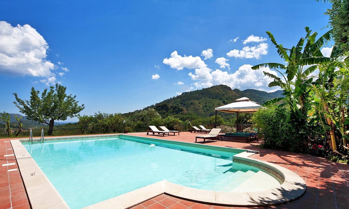 Mitogio House | Donna Lucia 1890 Countryhouse 1 with Sea View, Balcony, Shared Pool & Wi-Fi