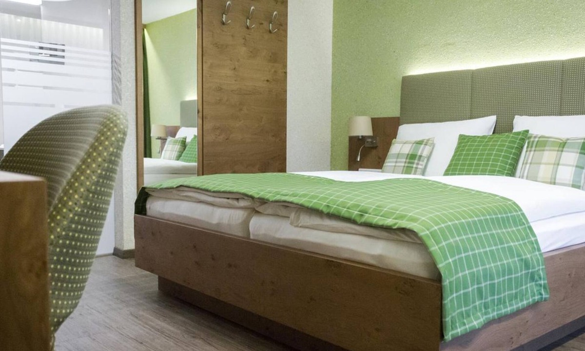 Neustift im Muehlkreis Bed & Breakfast | Double room, Danube with balcony - Gasthof-Pension Luger - on the Danube cycle path,