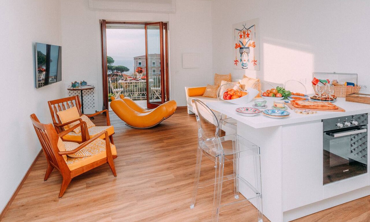 Sorrento City Centre Apartment | Eden House, Amazing Seeview Apartment no Car needed Sorrento center no noise