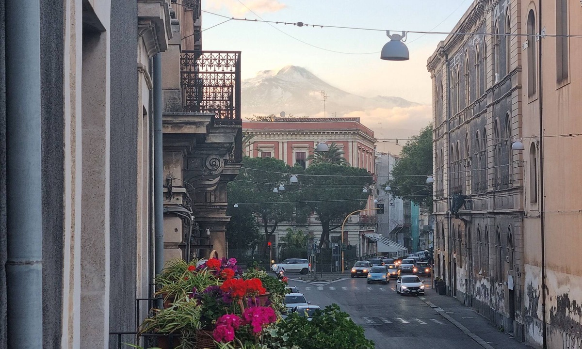 Old Town Apartment | [+Elegant downtown apartment with ETNA+ view].