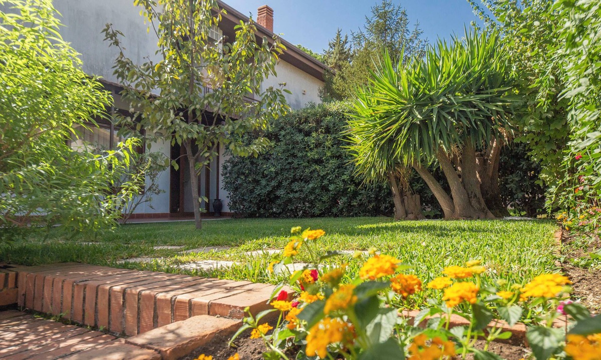 Tremestieri Etneo Villa | Elegant Villa with Garden between Catania and Etna