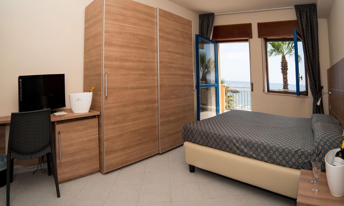 Sant'Alessio Siculo Hotel | EliHotel