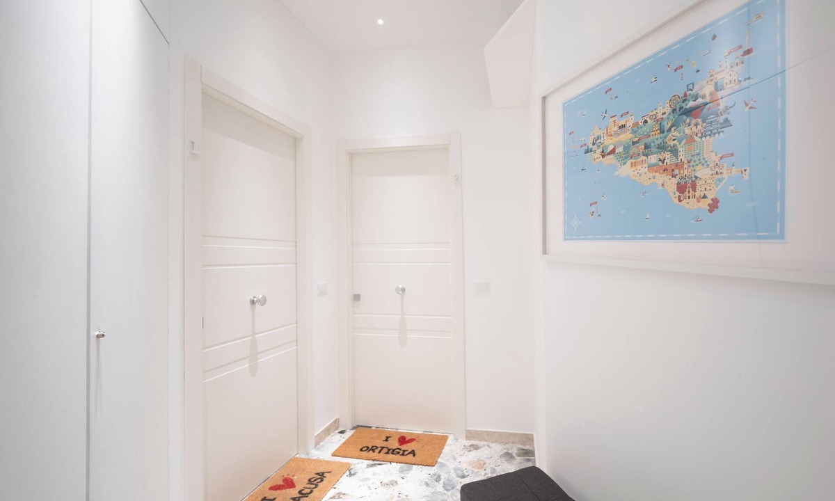 Santa Lucia Apartment | Eos Serenity Suite, Bright and Modern Apartment in the city center