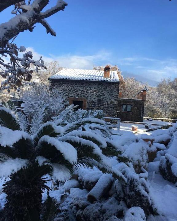 Belpasso Ski Chalet | Etna baita stone e suite