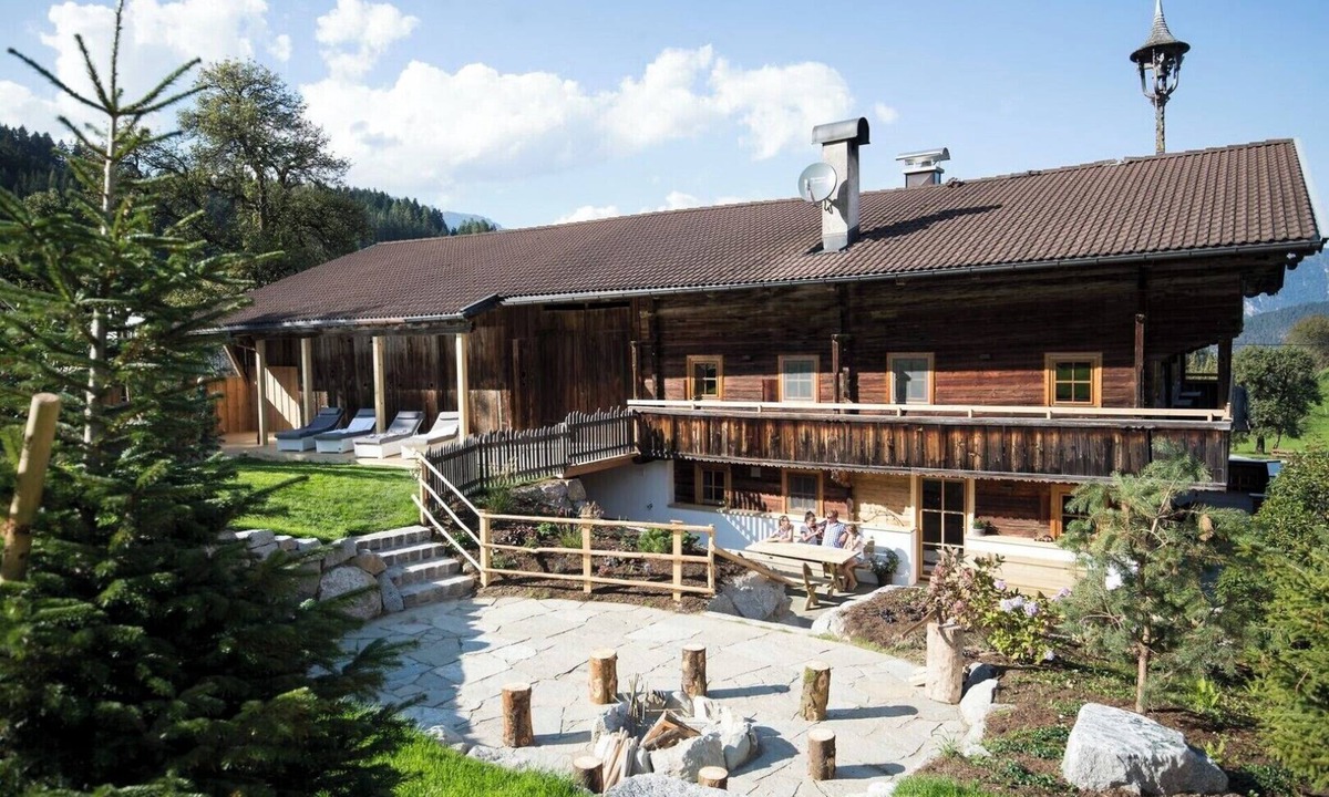 Reith im Alpbachtal Ski Chalet | Exclusive chalet with sauna, huge garden + whirlpool