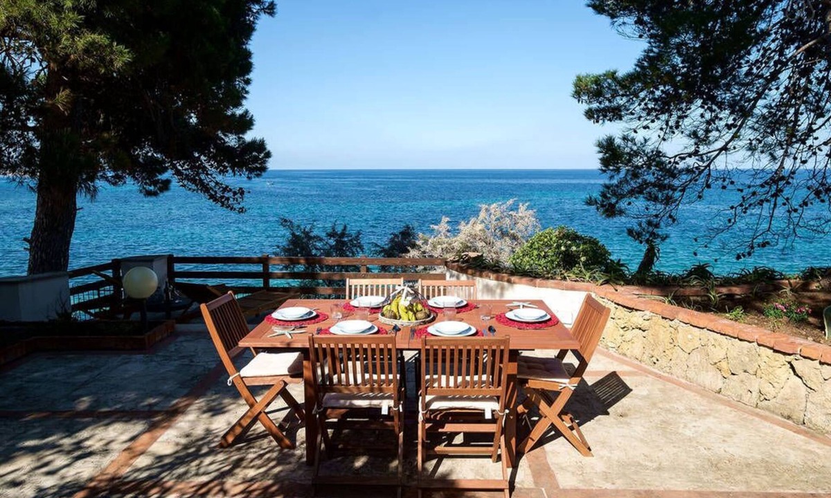 Santa Flavia Villa | Exclusive villa with private access to the sea