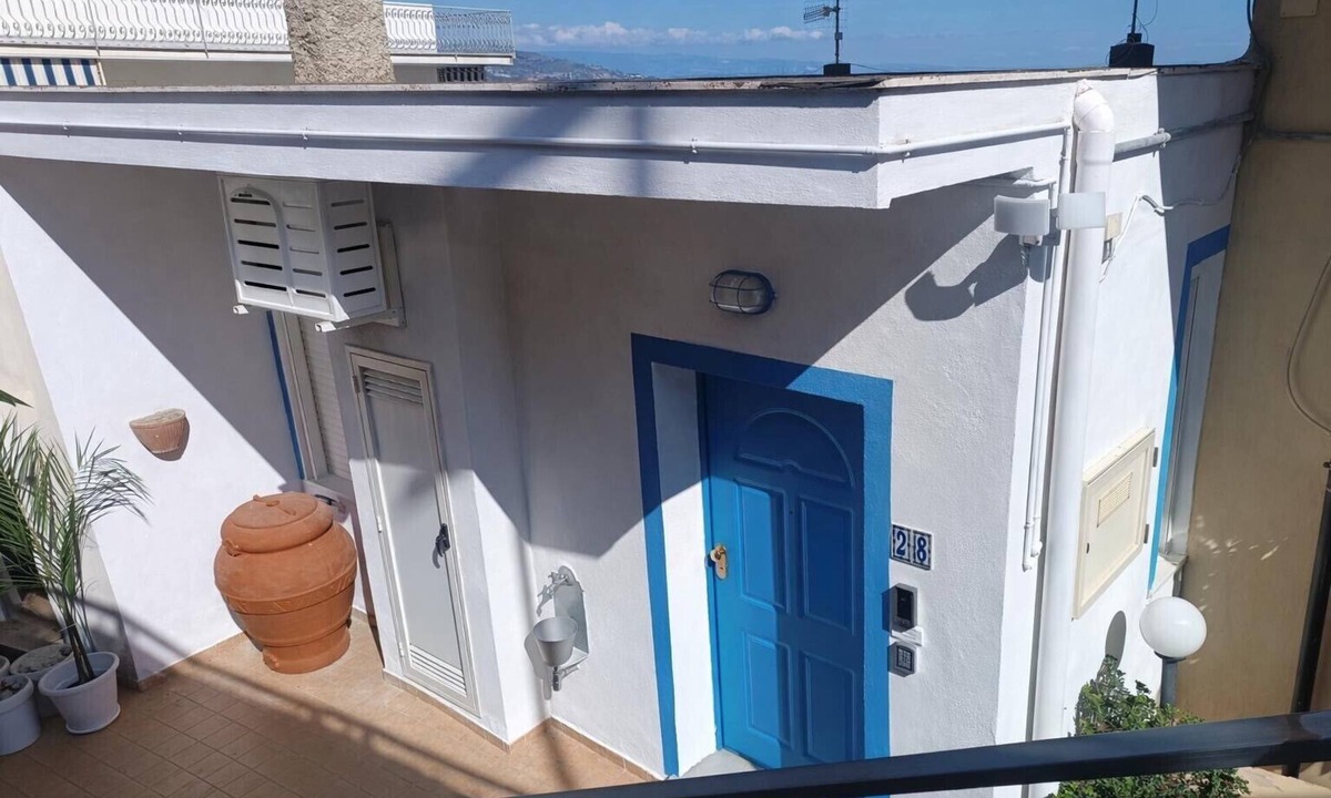 Soverato House | Galleria 28. Holiday in style – By the sea