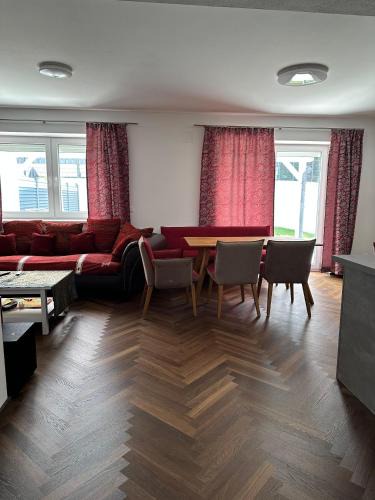 Wilfersdorf House | Gemütliche Doppelhaushälfte mit Garten, Terrasse Ruhige Lage in Hobersdorf