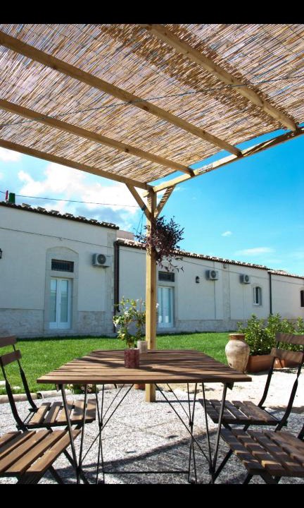 Noto House | Giardini Acantus