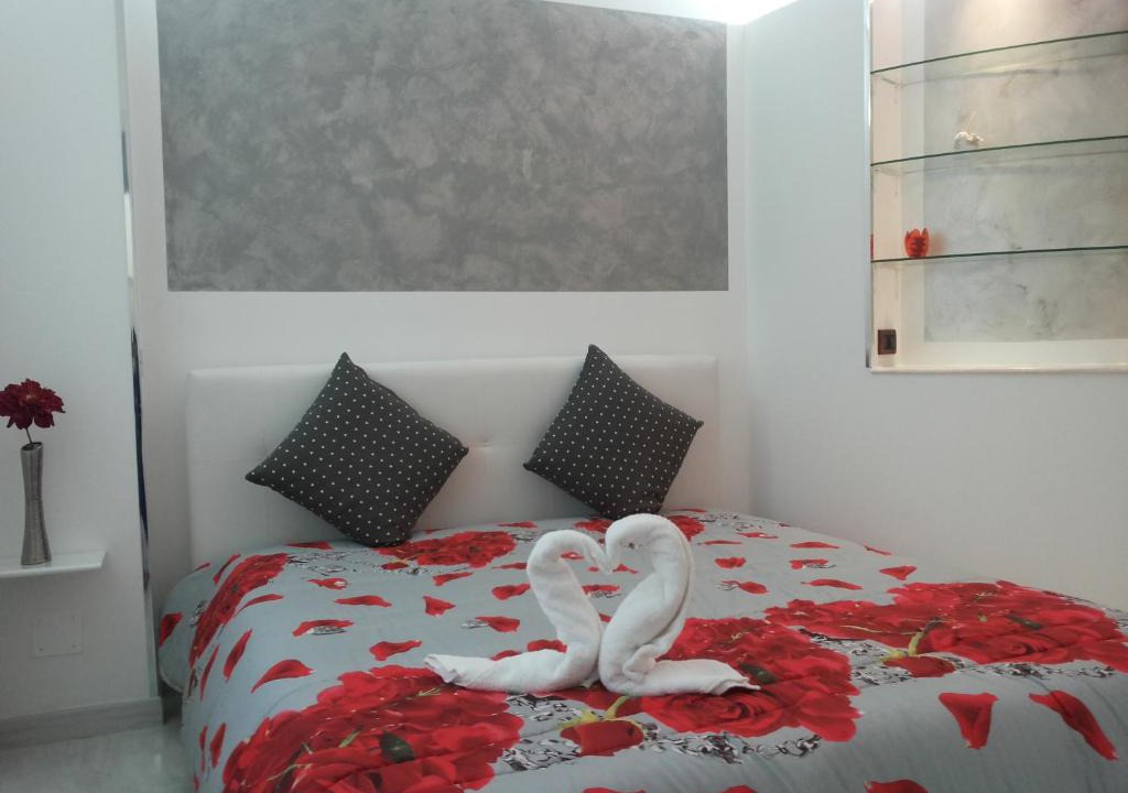 Casa Santa Apartment | GIARDINO FIORITO 2 WI-FI BICI Free