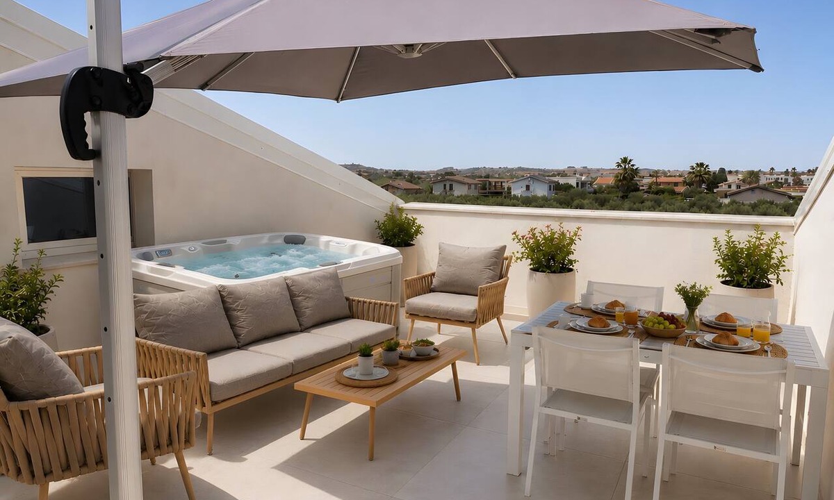 Santa Maria del Focallo Apartment | Giordano House: Panoramic Penthouse with Pool and Spa Overlooking the Sea