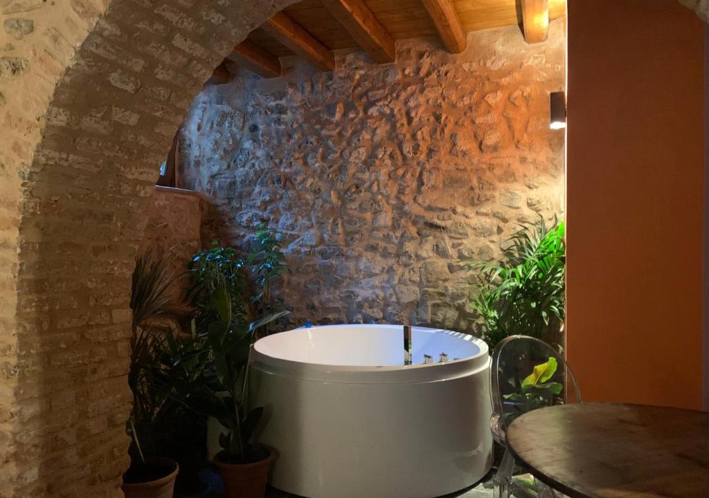 Gratteri House | Gratteri Stone Jacuzzi House