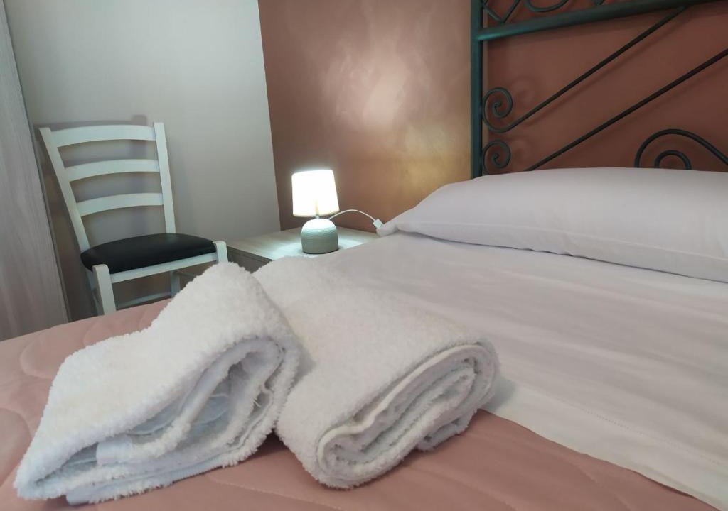 Pedara Bed & Breakfast | Grotta del Monaco