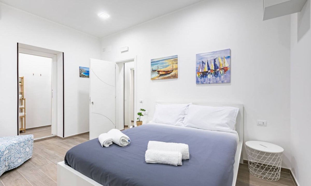 Borgo Vecchio Apartment | GuestHost - Cozy and modern apartment of about 40 sq m, able to accommodate up to 3 people, located on the 1st floor of a renovated building with no lift. The property is located in the center (NO ZTL - Traffic Restricted Area), just a 5-minute walk from
